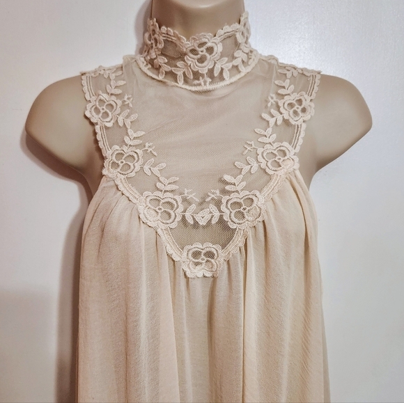 Altar'd State Lace Sleeveless Blouse Beige Medium - Picture 2 of 12